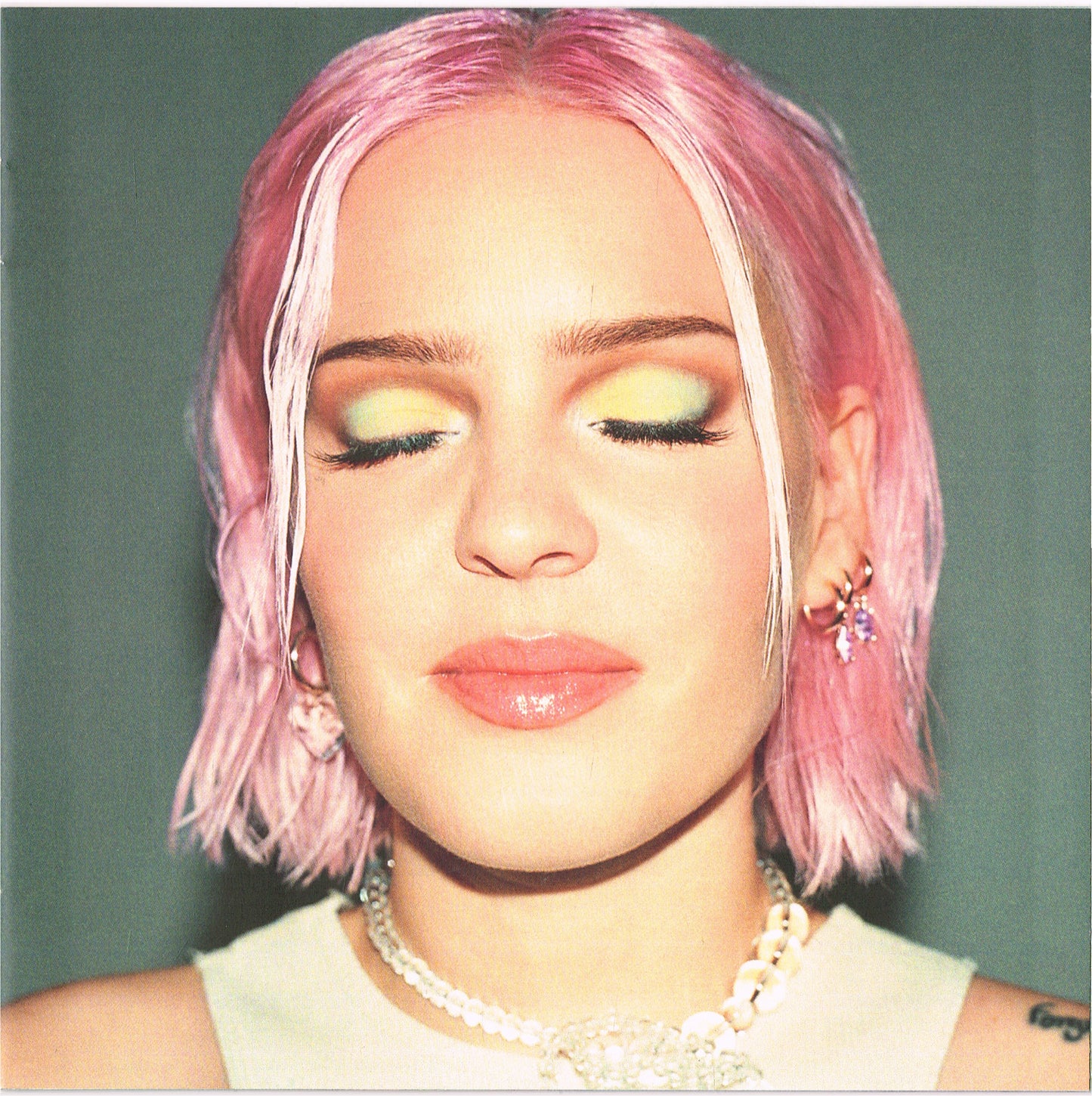 ANNE-MARIE - THERAPY